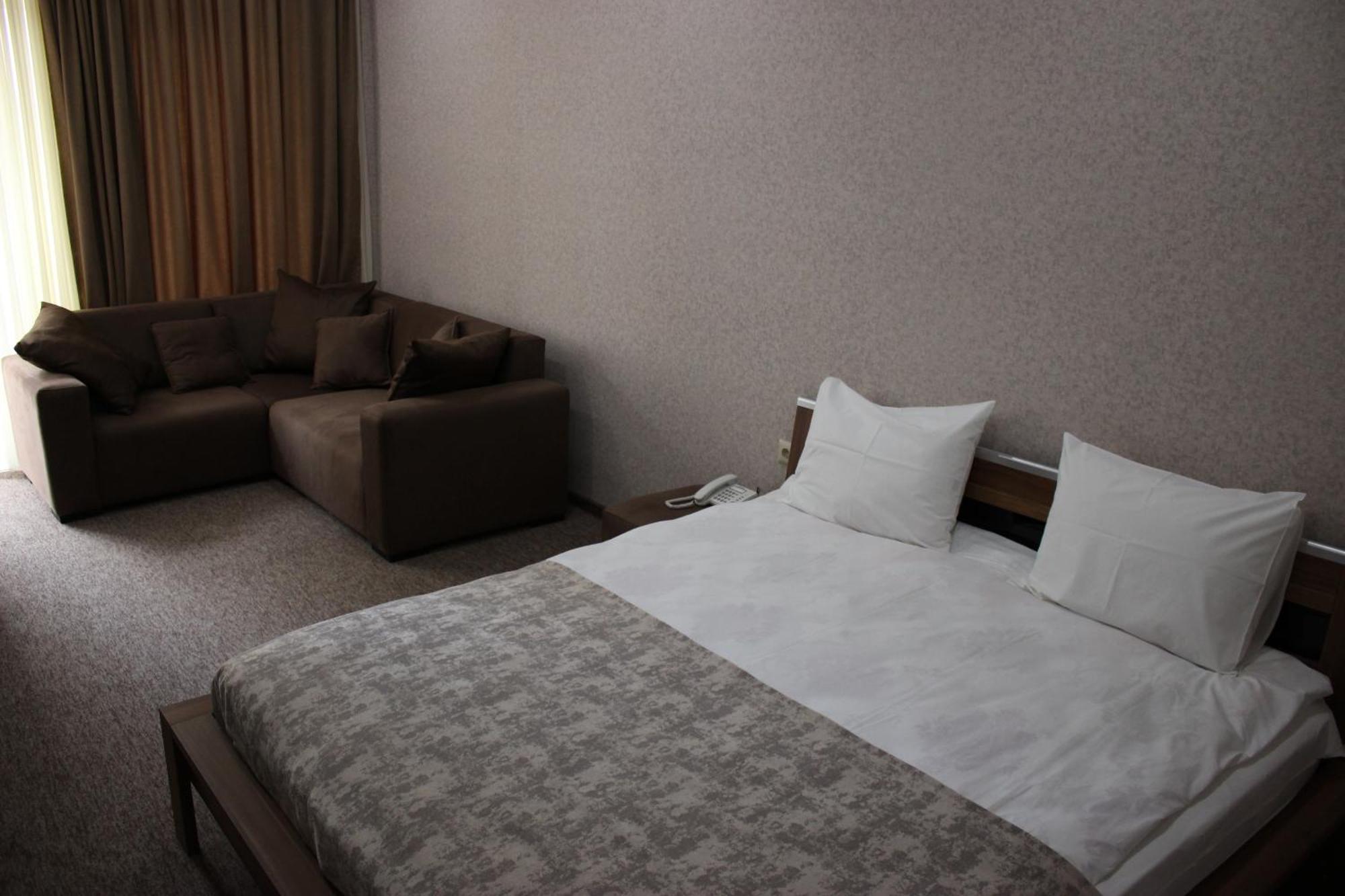 Liel Hotel Tbilisi Exterior photo