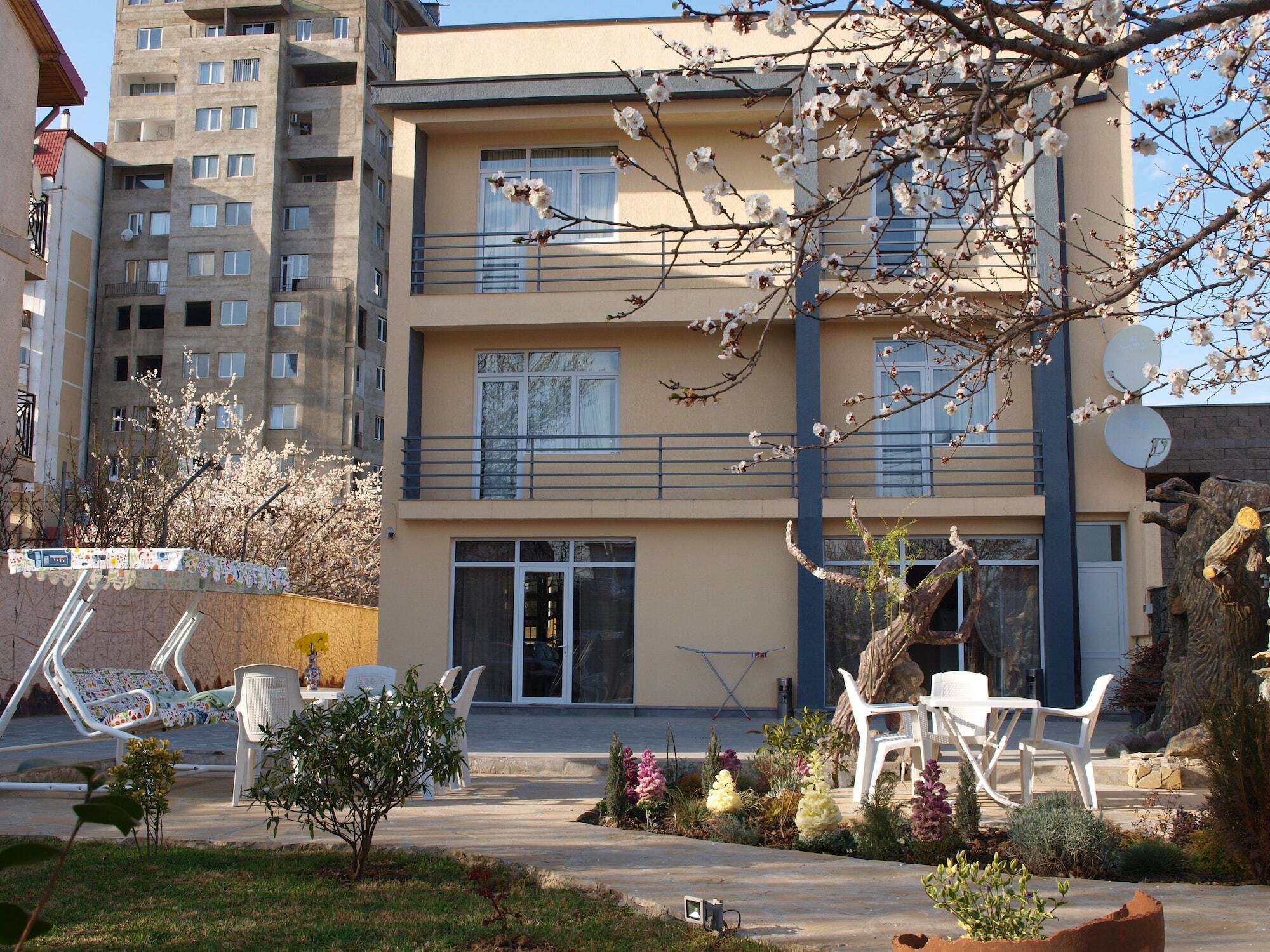 Liel Hotel Tbilisi Exterior photo
